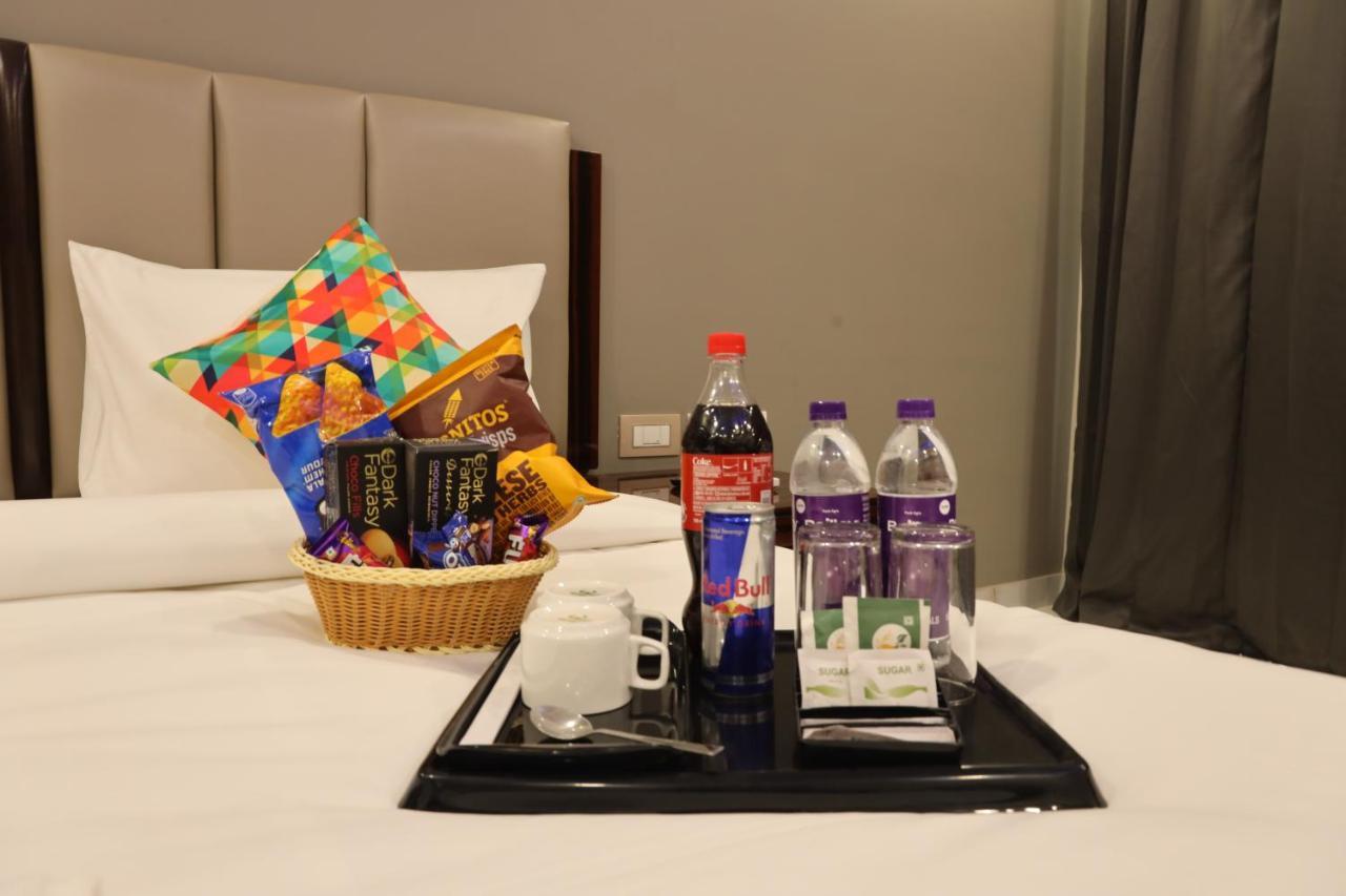 Vaabi Saabi Hotel Ґурґаон Екстер'єр фото