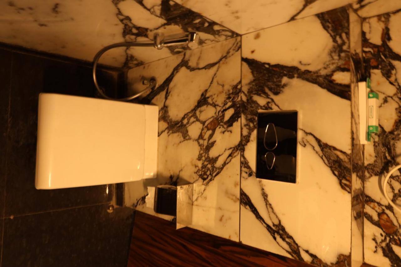 Vaabi Saabi Hotel Ґурґаон Екстер'єр фото