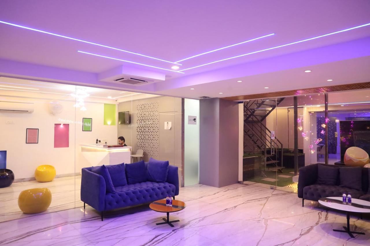 Vaabi Saabi Hotel Ґурґаон Екстер'єр фото